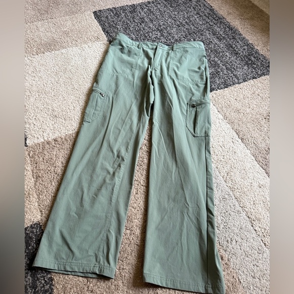 Patagonia Pants - Patagonia Women’s W’s Tribune Green Cargo Pants - size 10